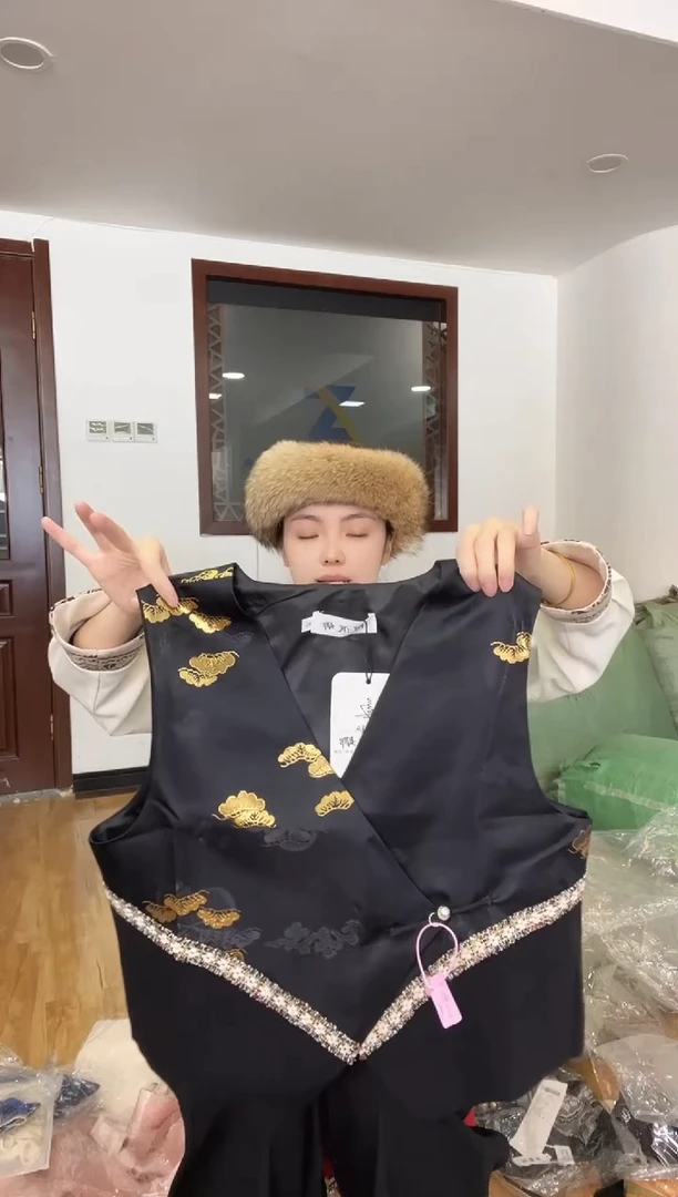 XL码   130斤  马甲