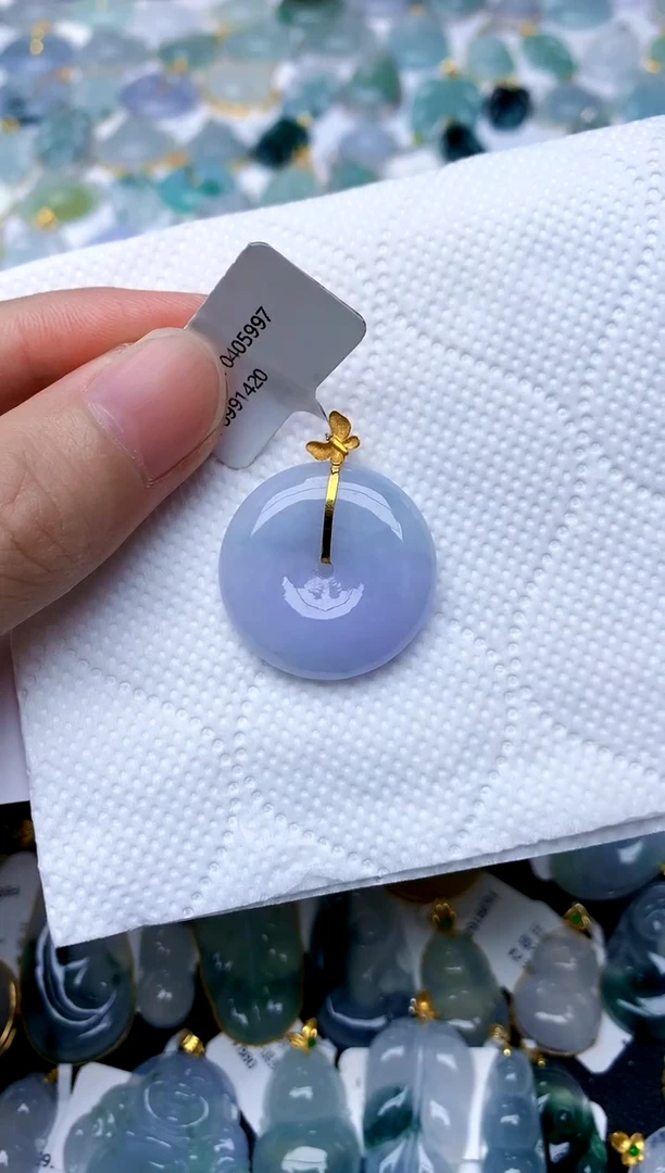 颈饰18K金镶嵌翡翠天然A货翡翠