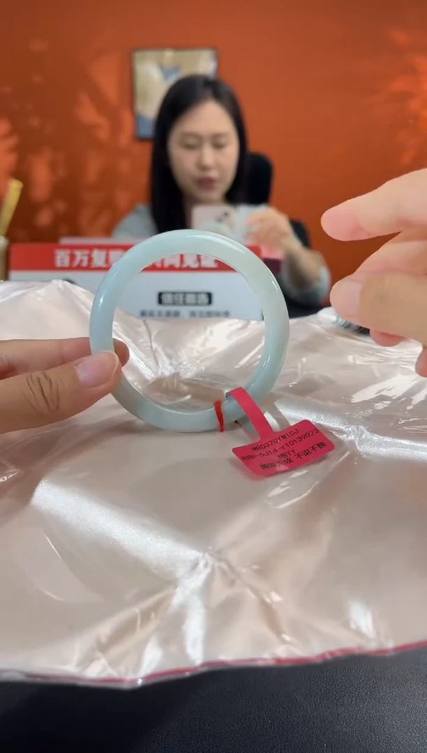 未镶嵌手镯翡翠19        圈口55.2