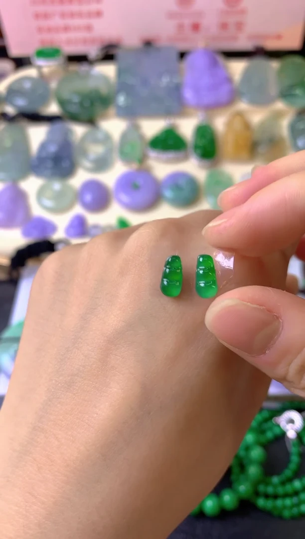 未镶嵌定制翡翠风*晴裸玉（客户意向镶嵌）