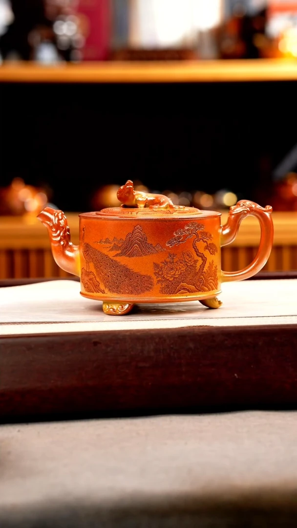 茶壶紫砂火云烧 三足周盘 孔雀