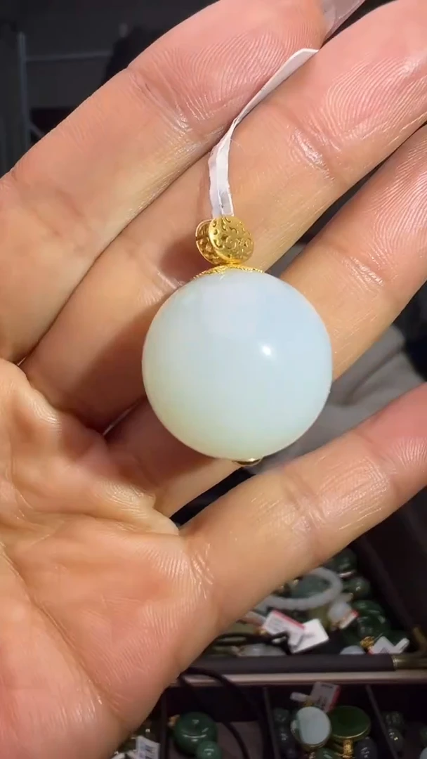 颈饰18K金镶嵌和田玉（多样性发货.发其一)1.02.32