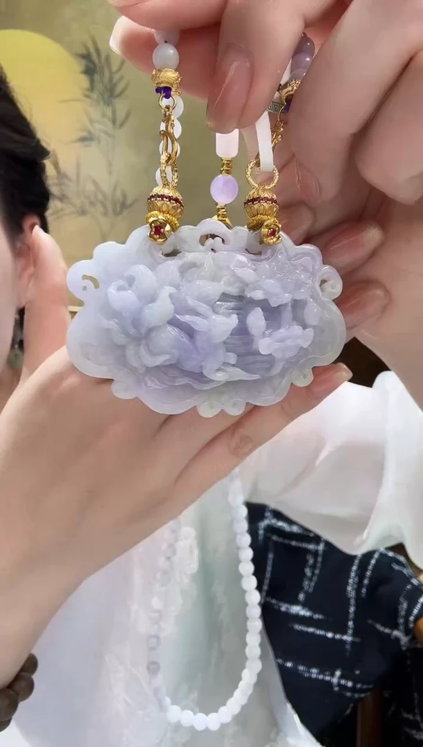 颈饰未镶嵌翡翠吊坠