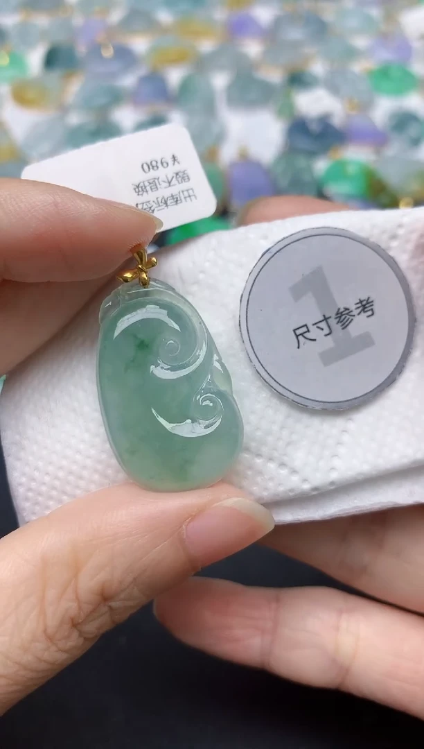 翡翠18K金镶嵌颈饰天然缅甸A货翡翠