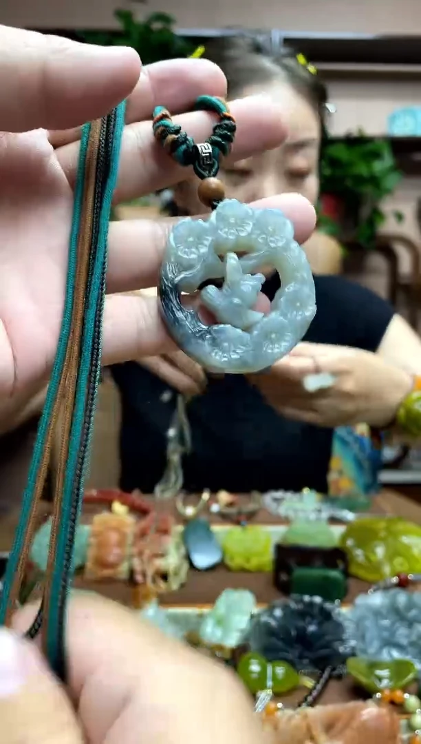 未镶嵌岫玉吊坠·