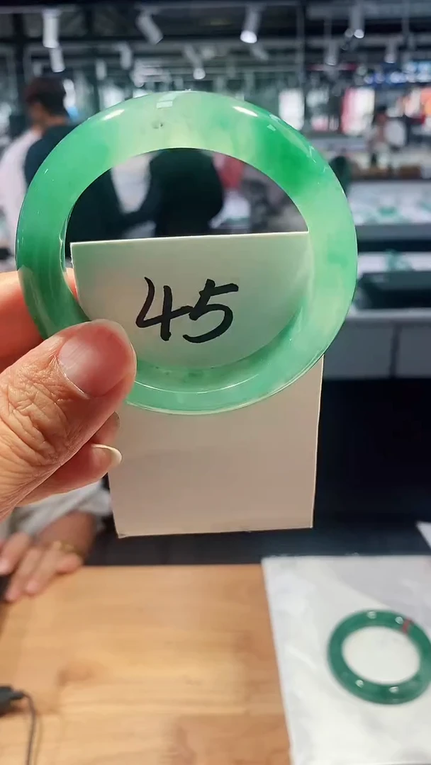 石英质玉手镯未镶嵌55+