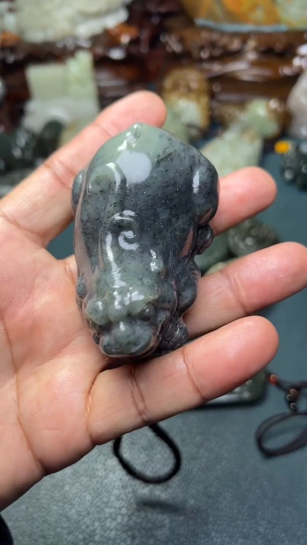 未镶嵌和田玉把件-