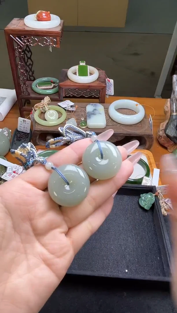 吊坠(不含链)未镶嵌和田玉且末青白 平安扣 有瑕疵 多样性发一