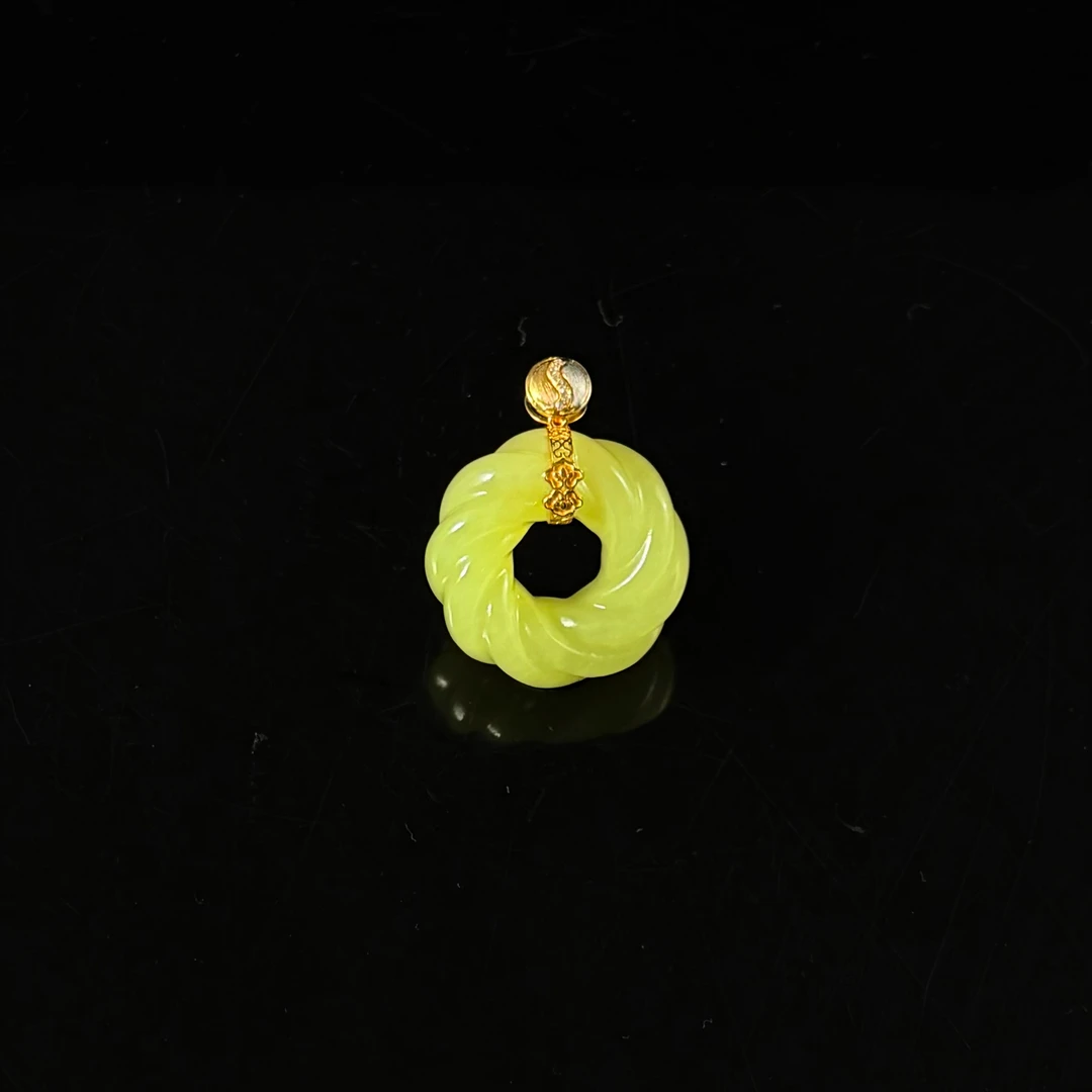 【一笙珠宝】和田玉黄口暴力鸡油黄麻花吊坠28*11mm YS23026