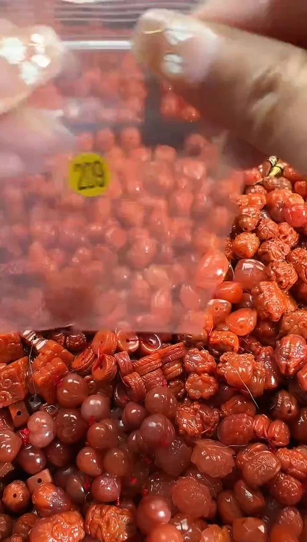 颈饰未镶嵌南红玛瑙1