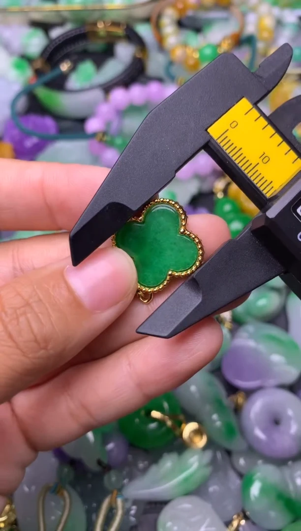 颈饰未镶嵌翡翠缅甸翡翠吊坠