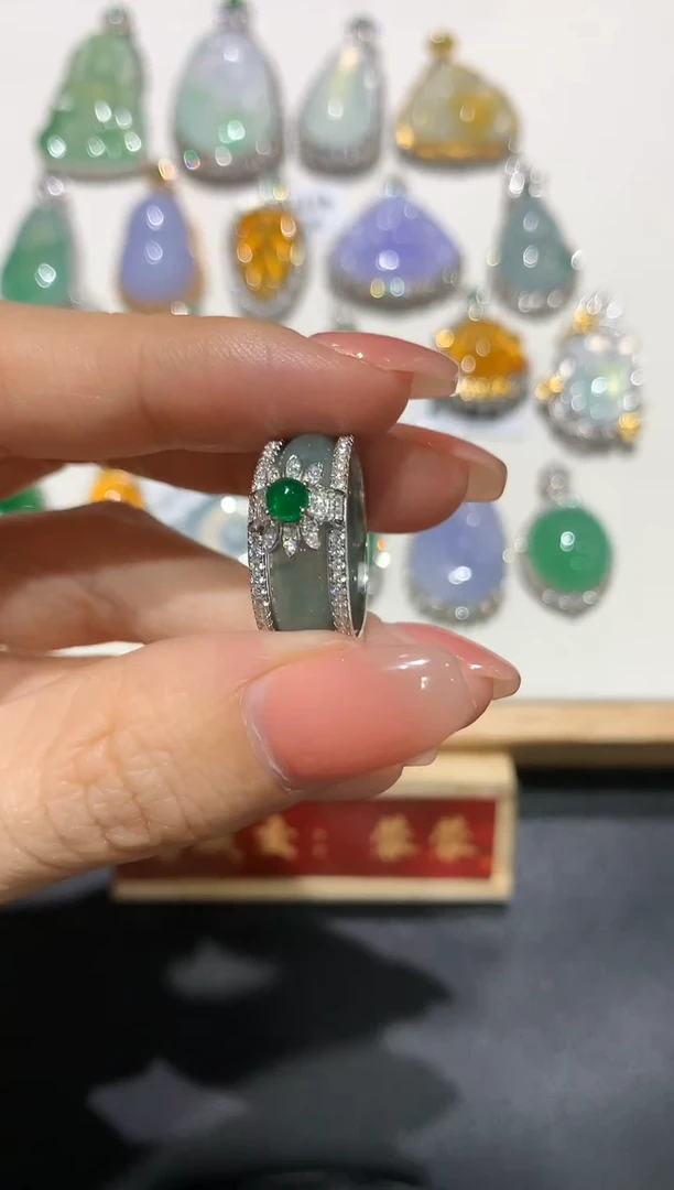 【闪购商品】翡翠吊坠(不含链)银S925镶嵌2多人多样性随机发货1件