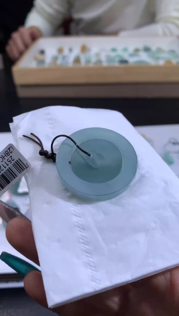 未镶嵌定制翡翠嫣**灵翡翠