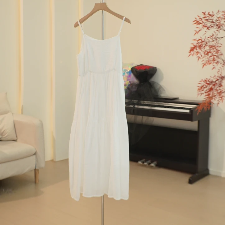 C280 ML系列简约纯白肌理感吊带连衣裙