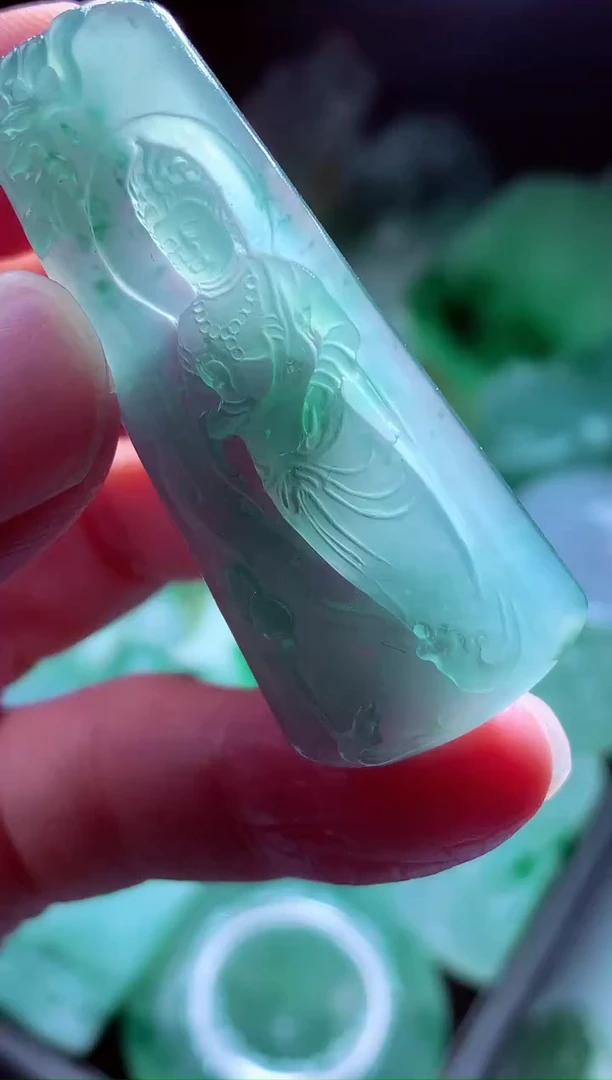 未镶嵌定制翡翠柒*?翡翠毛货定制