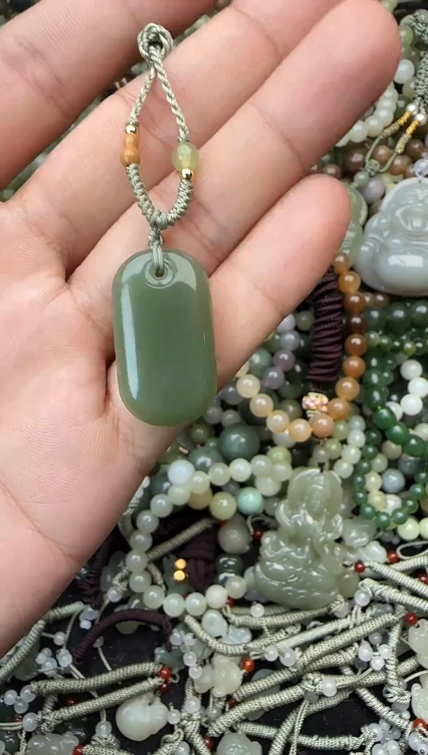 颈饰未镶嵌和田玉拍一发一