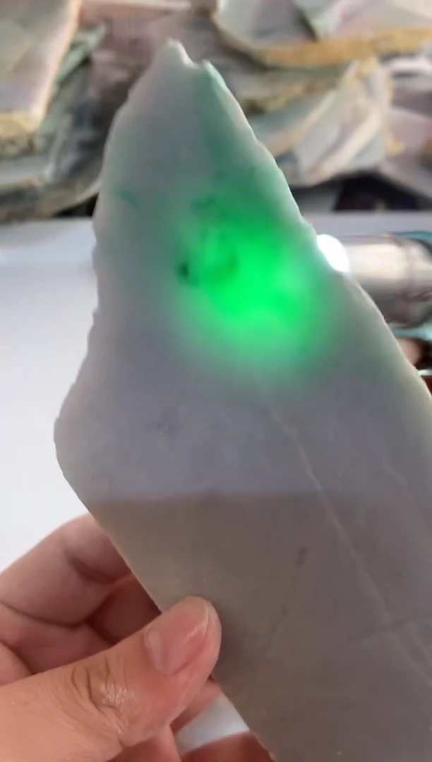 翡翠未镶嵌颈饰0东0翡翠珠宝934