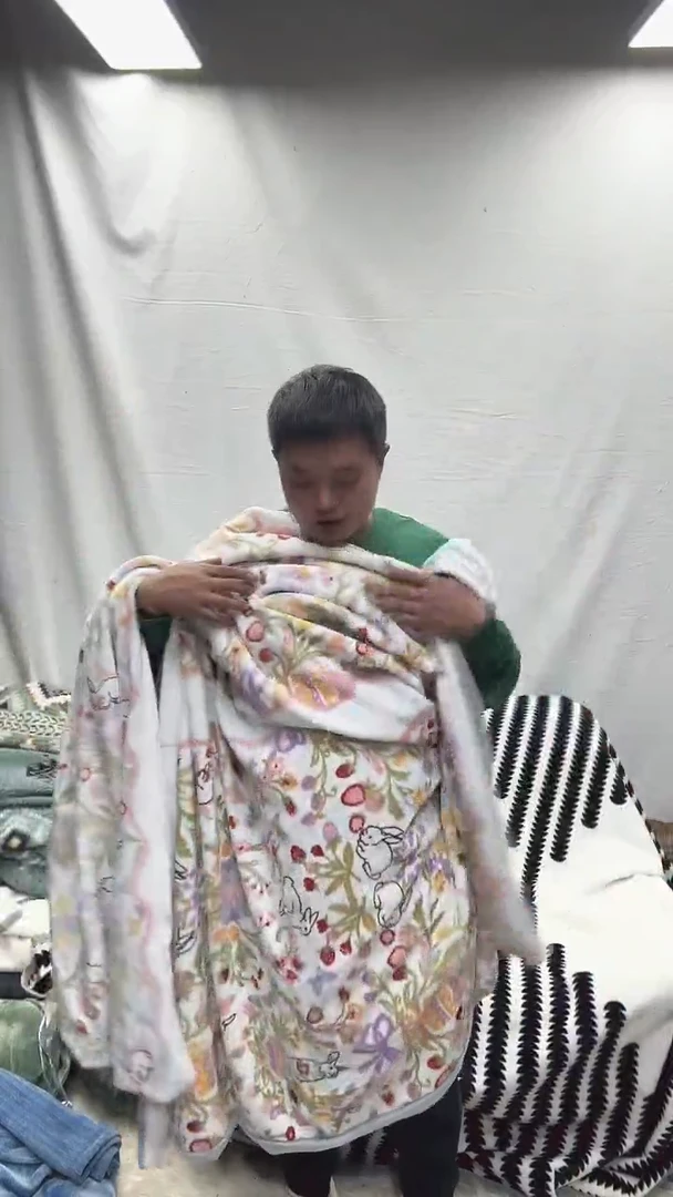 聚酯纤维1.8*2.0小兔被套