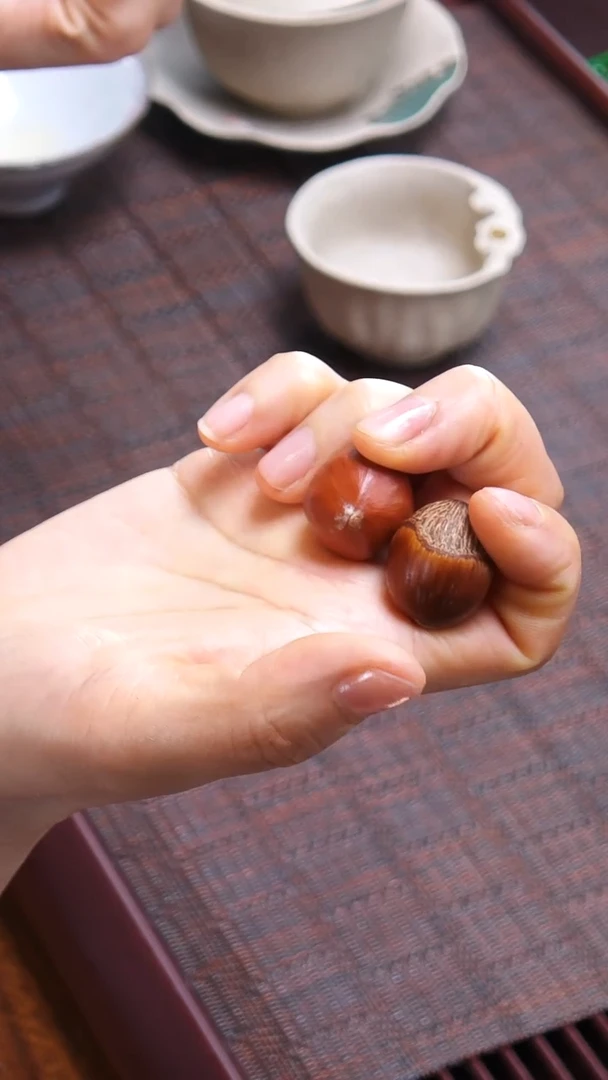 【闪购商品】曾乔治紫砂《榛子》