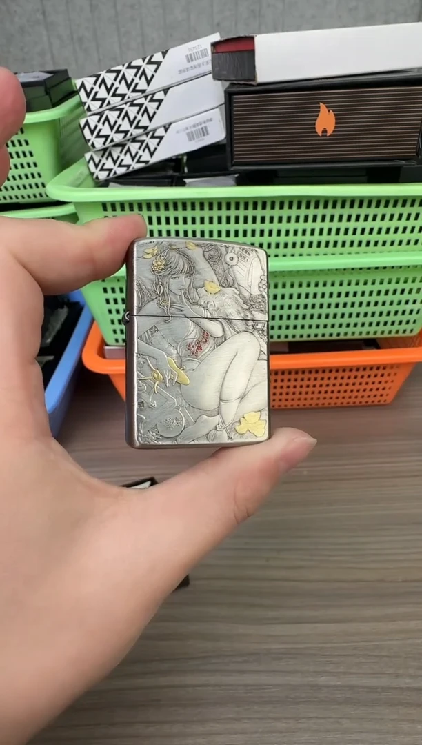 铜金瓶双艳-盔甲熏银鎏金