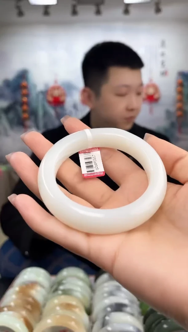 【闪购商品】和田玉手镯未镶嵌57圈口0557