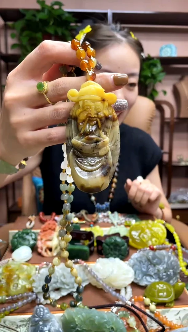 未镶嵌岫玉吊坠·