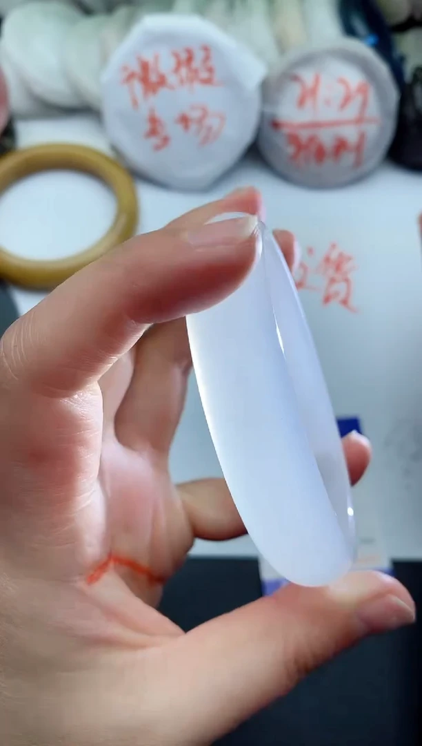 【闪购商品】石英质玉手镯未镶嵌E27+59/60