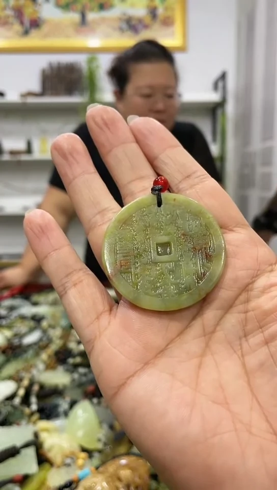 岫玉未镶嵌挂件文**客