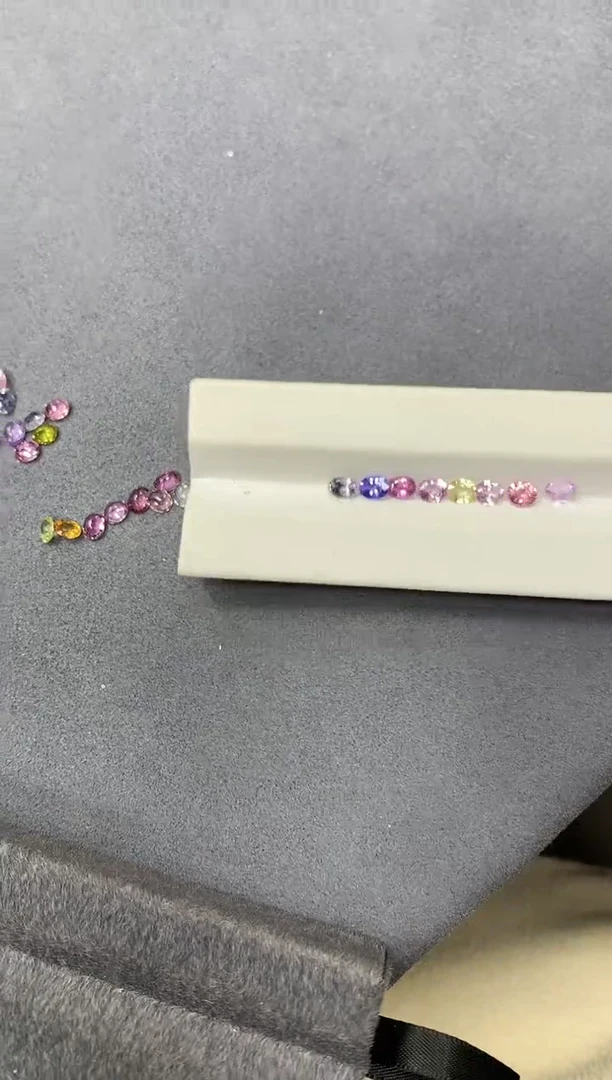 【闪购商品】蓝宝石裸石未镶嵌3ct 多样性发货一组8粒