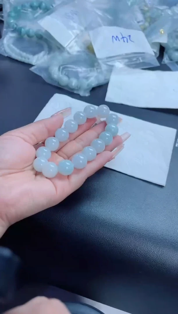 定制翡翠未镶嵌珠串