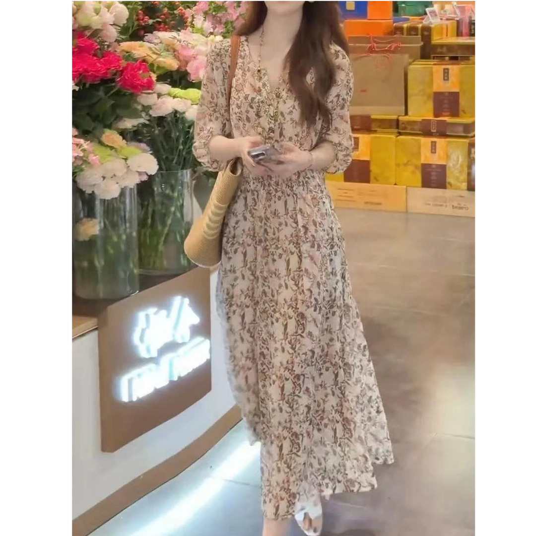 高级感法式气质碎花连衣裙2025夏季新款宽松显瘦时尚印花长裙A553