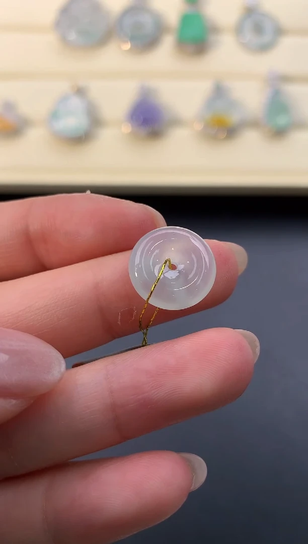 【闪购商品】翡翠颈饰未镶嵌D991