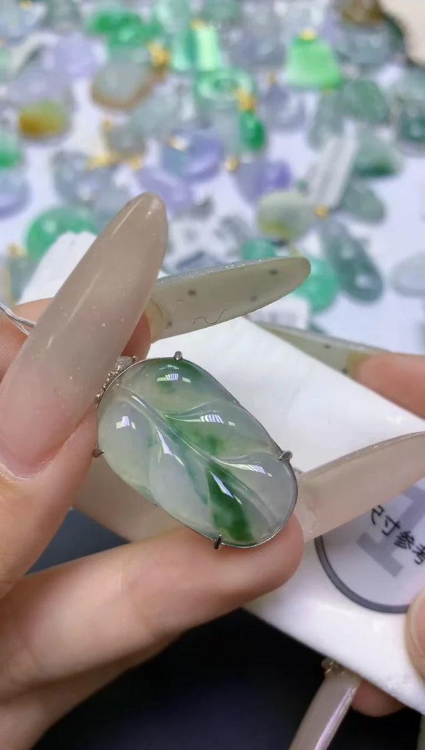 颈饰未镶嵌翡翠天然缅甸翡翠A货百元以上9元证书费自理