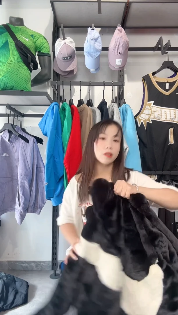 1241编码 瑕疵款直播间过款为准 尺码毛毛外套
