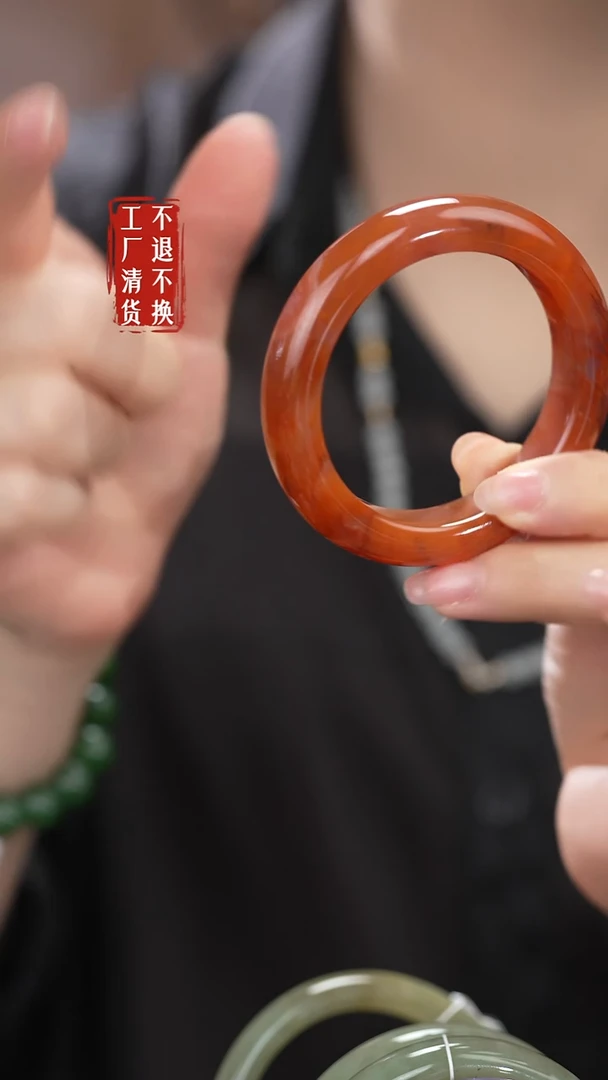 未镶嵌南红玛瑙手镯44工厂抛货 不退不换 天然纹裂