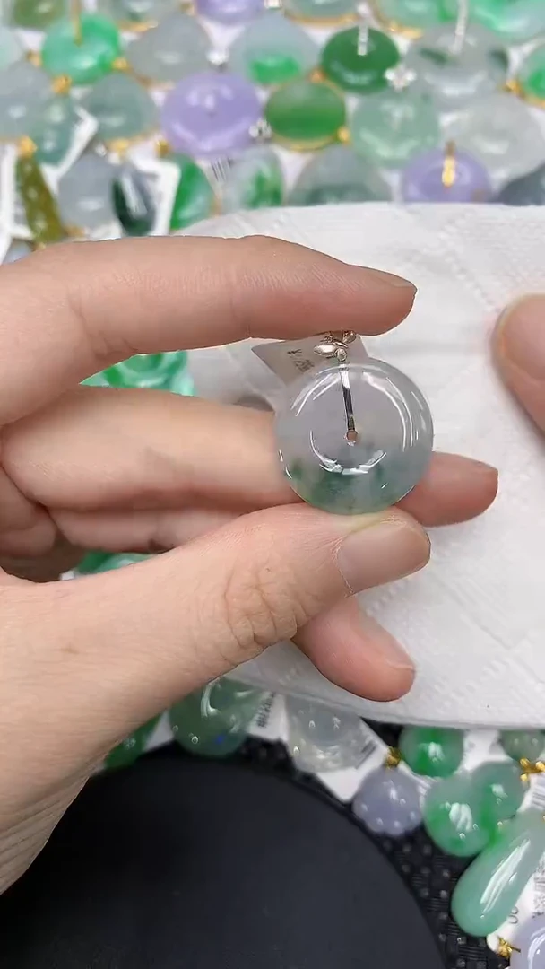 颈饰18K金镶嵌翡翠1111111111