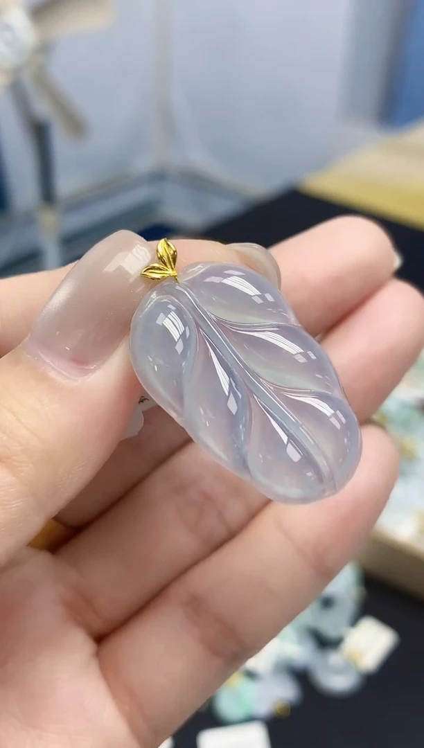 颈饰18K金镶嵌翡翠天然缅甸翡翠A货翡翠百元以上9元证书费自理