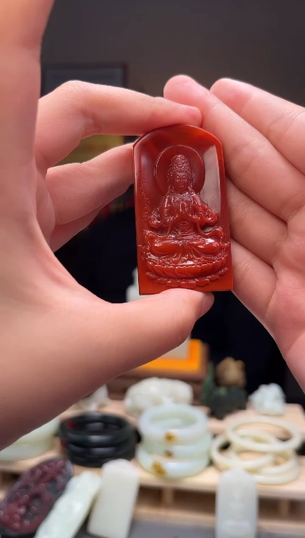 颈饰未镶嵌南红玛瑙天****.吊坠