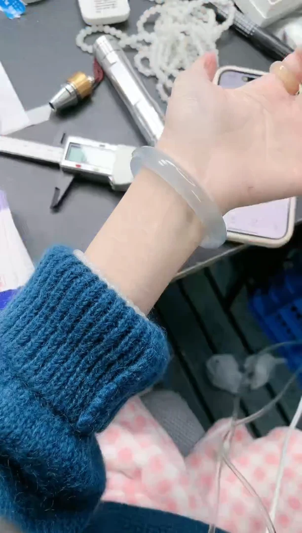 【闪购商品】石英质玉手镯未镶嵌 25J225-60