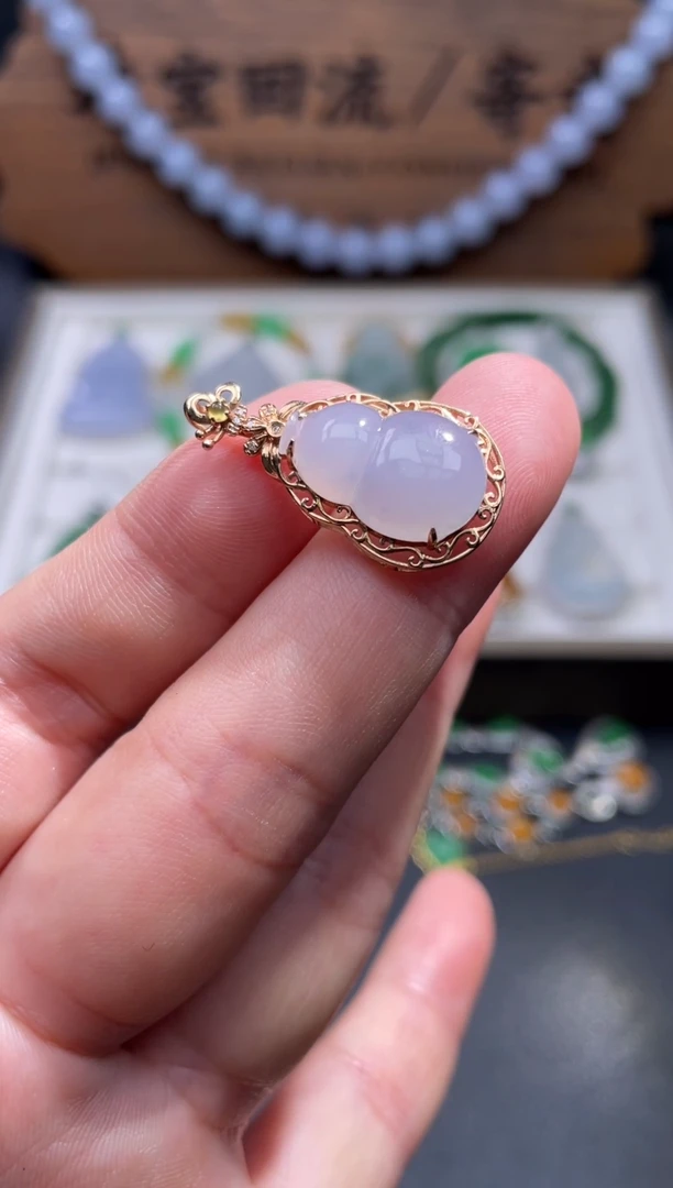 【闪购商品】翡翠颈饰18K金镶嵌10...........