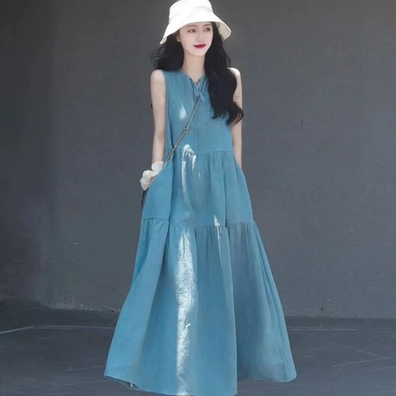 高级感蓝色无袖背心连衣裙女夏季大码胖mm茶歇法式海边度假长裙子