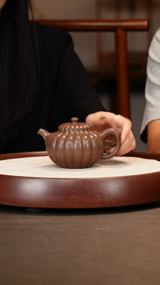 【诸葛永南】筋纹菊蕾260c+陆亨青绿山水画+花好月圆醒茶罐