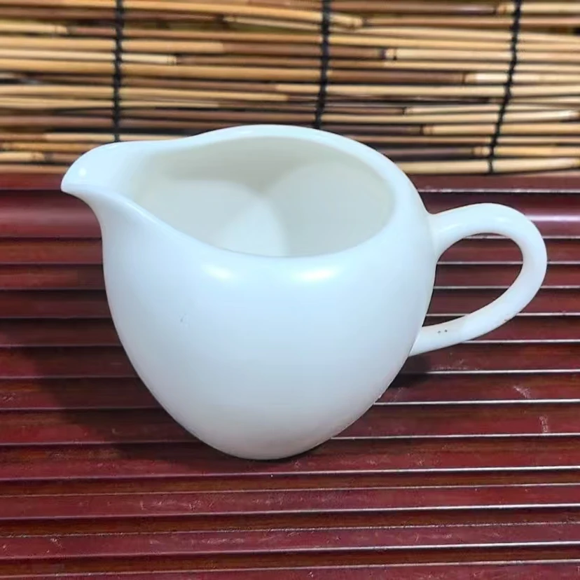 05  羊脂玉磨砂公道杯