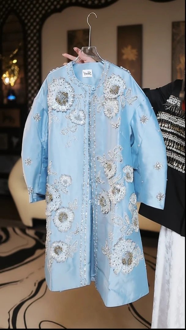 用****金CW19天蓝色花朵钉珠外套L
