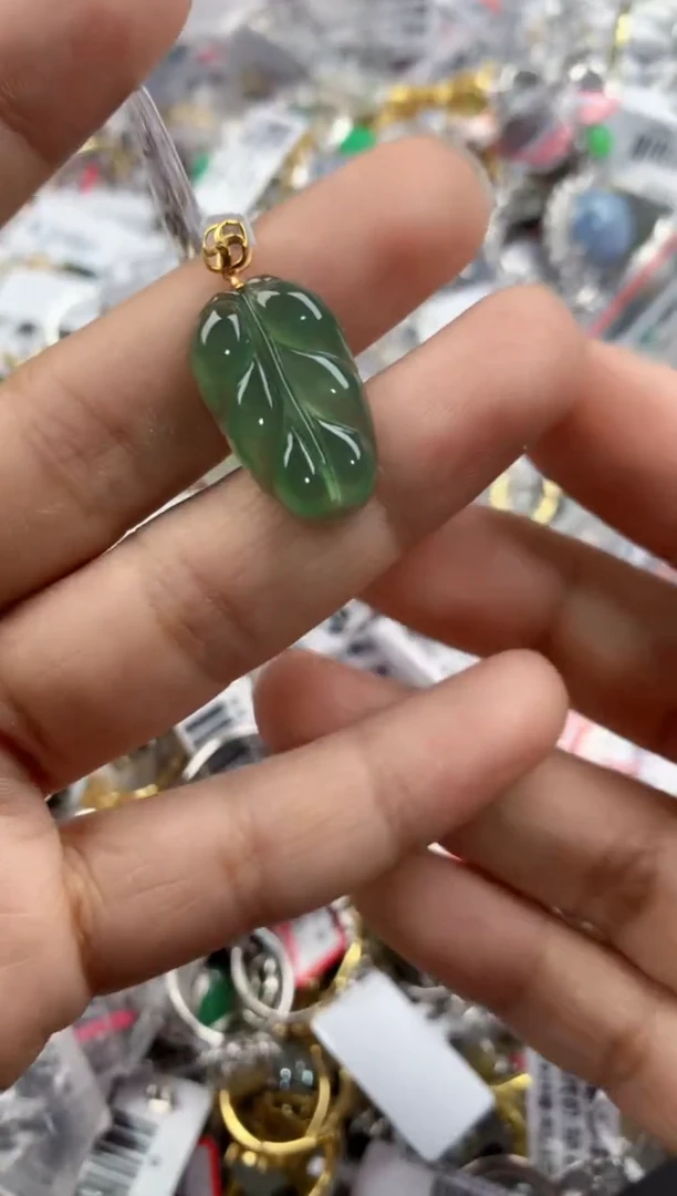 18K金镶嵌戒指翡翠3333----4