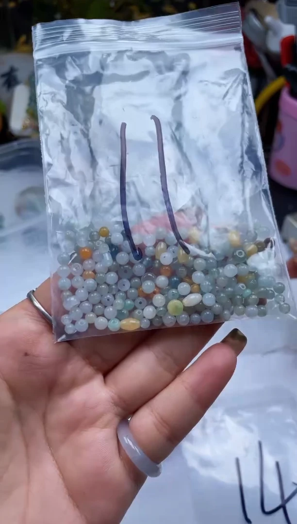 配石翡翠A*y翡翠福利200颗杂珠11