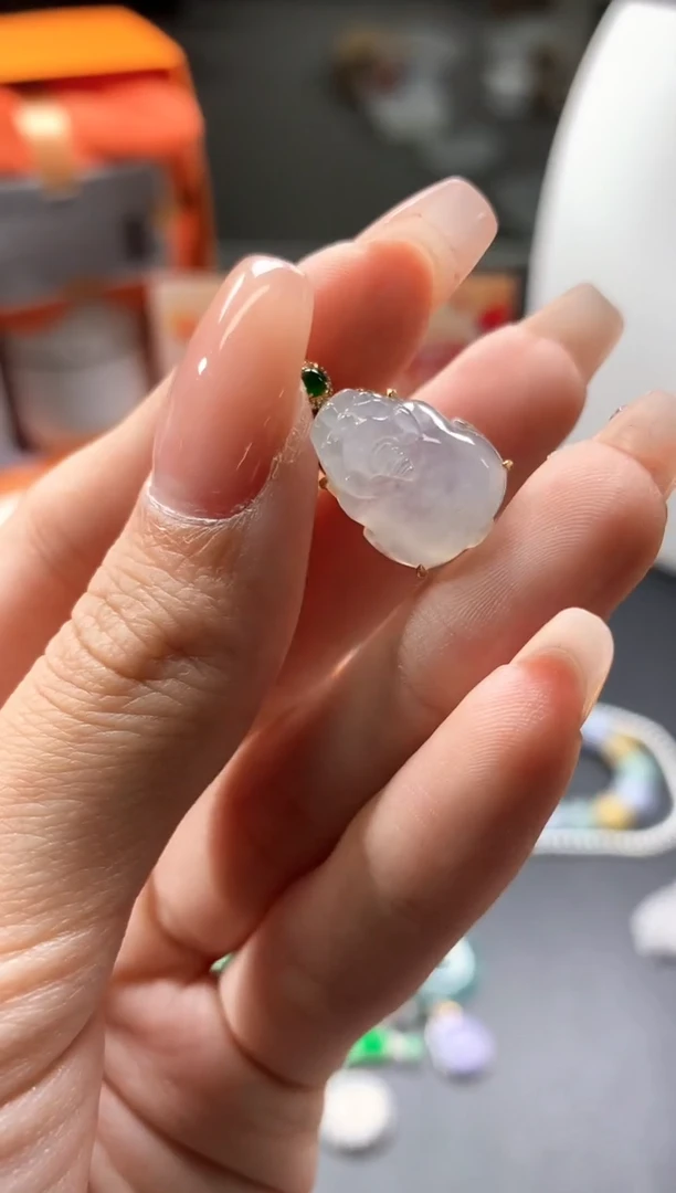 翡翠18K金镶嵌颈饰吊坠|不退不换
