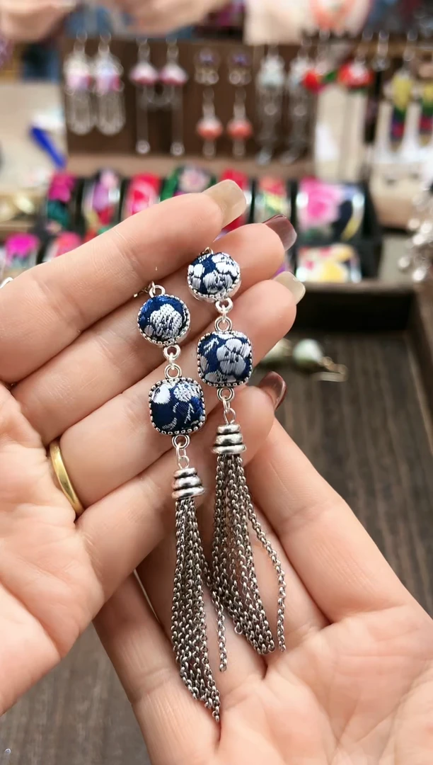 【闪购商品】织绣民族风老绣饰品150