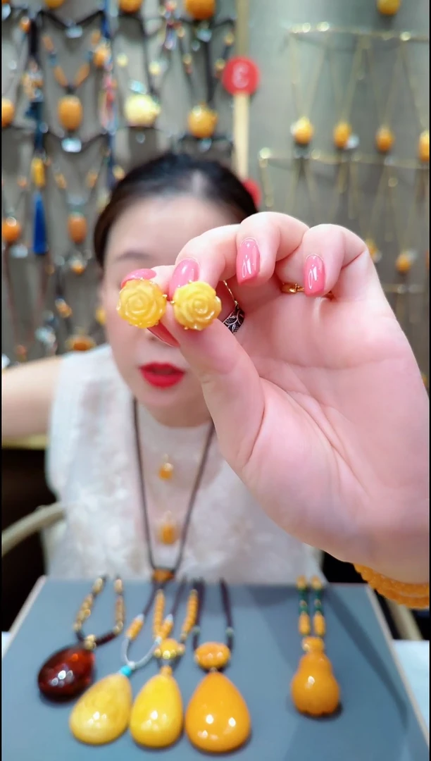蜜蜡银S925镀金镶嵌珠宝奇石﹣F581蜜蜡耳坠