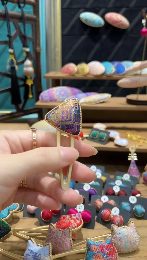 【闪购商品】【孤品专车2.10】十二生肖三角发夹